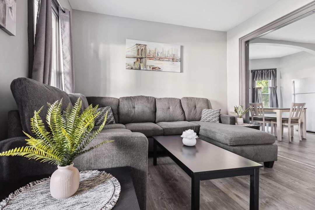 Spacious 6Br 2Ba Minutes For The Falls & Casino Ниагарски водопад Екстериор снимка