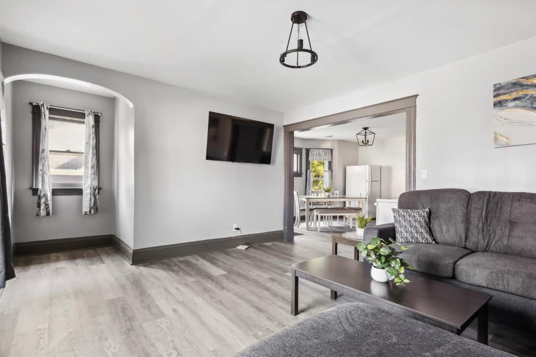 Spacious 6Br 2Ba Minutes For The Falls & Casino Ниагарски водопад Екстериор снимка