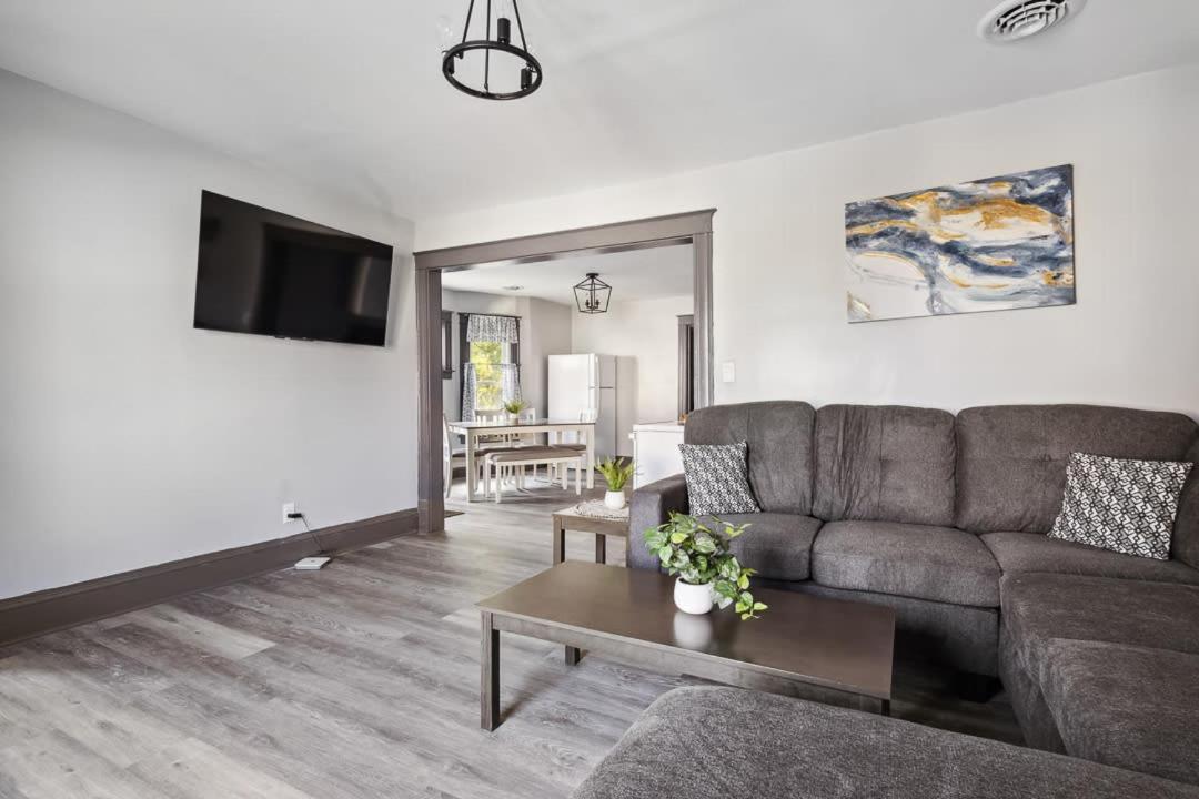 Spacious 6Br 2Ba Minutes For The Falls & Casino Ниагарски водопад Екстериор снимка