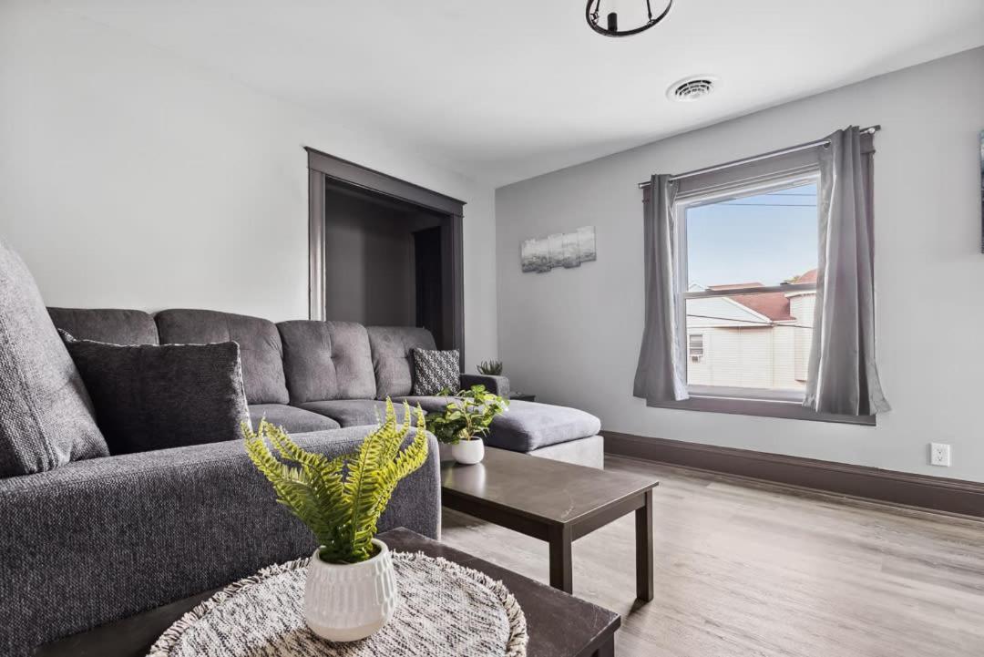 Spacious 6Br 2Ba Minutes For The Falls & Casino Ниагарски водопад Екстериор снимка