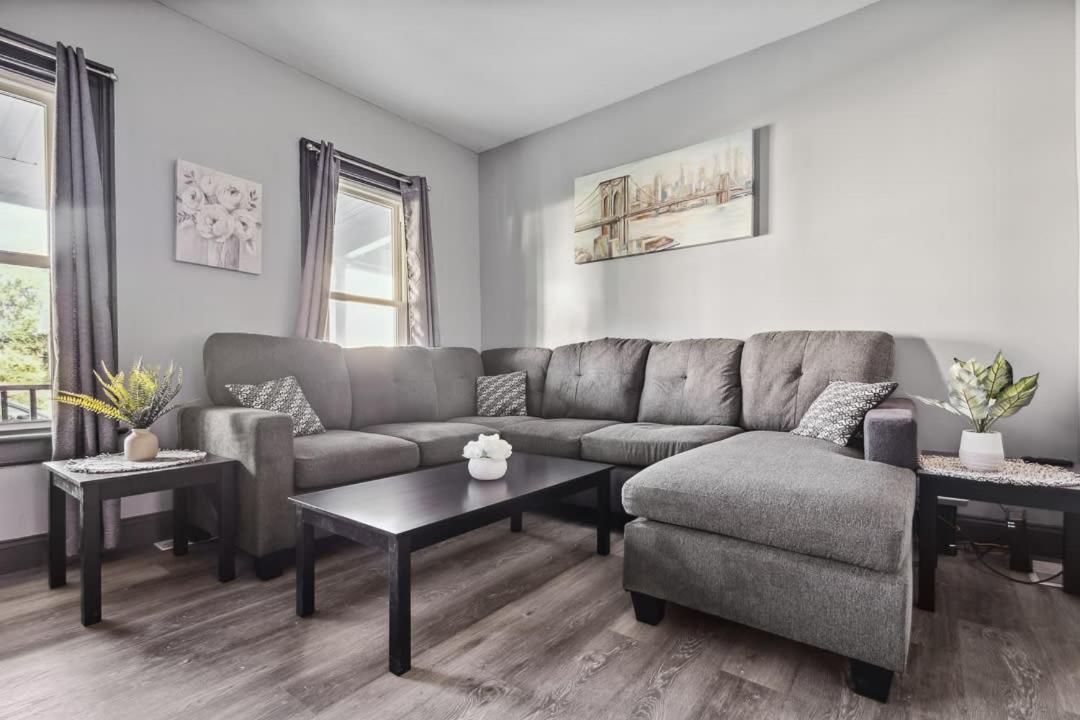 Spacious 6Br 2Ba Minutes For The Falls & Casino Ниагарски водопад Екстериор снимка
